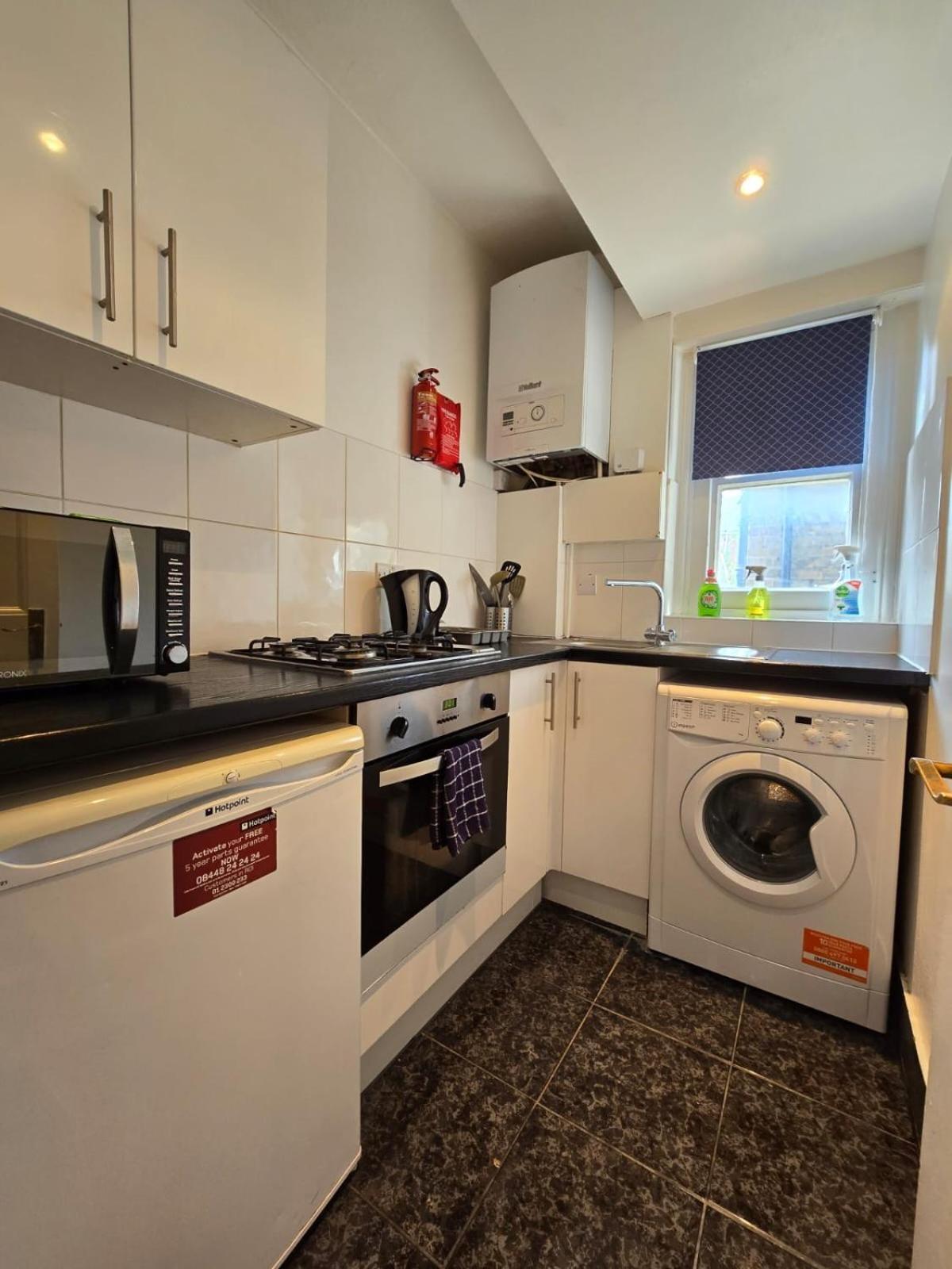 Great Flat Close To Edgware Road Londen